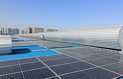 湖南中冶长天重工科技有限公司（简称“长天重工”）主动发力，致力于技术装备制造的绿色发展，携手英威腾光伏打造1.707MW工商业屋顶光伏项目。