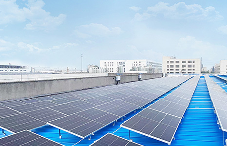 在能源清洁化的大势下，位于江苏省南通市如皋市的南通创源电化学科技有限公司，携手英威腾光伏打造了1.2MW工商业屋顶光伏电站。
