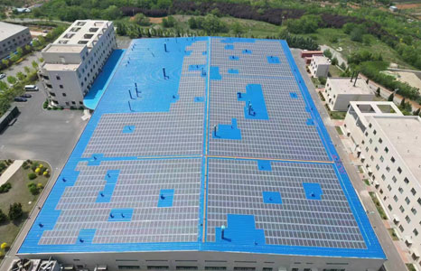 大连水产药业有限公司携手英威腾光伏打造1.2MW工商业屋顶光伏项目，通过光伏电站建设开始绿色生产之路。